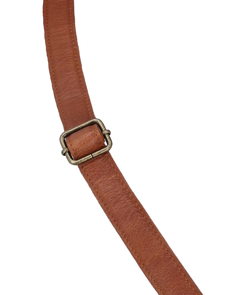 gusti-leder-elice-handtasche-braun-umh-ngetasche image 5
