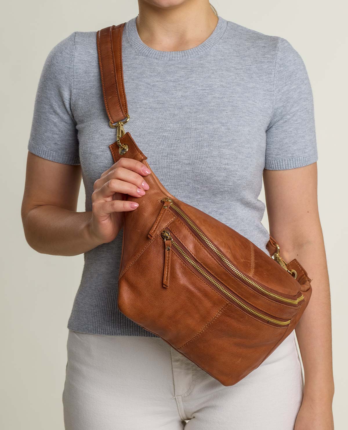 gusti-leder-freya-xxl-bauchtasche-outlet-g-rteltasche image 4