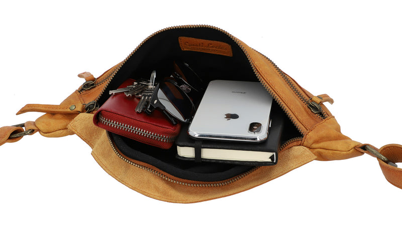 gusti-leder-acton-bauchtasche-rindsleder-vintage-festival image 2