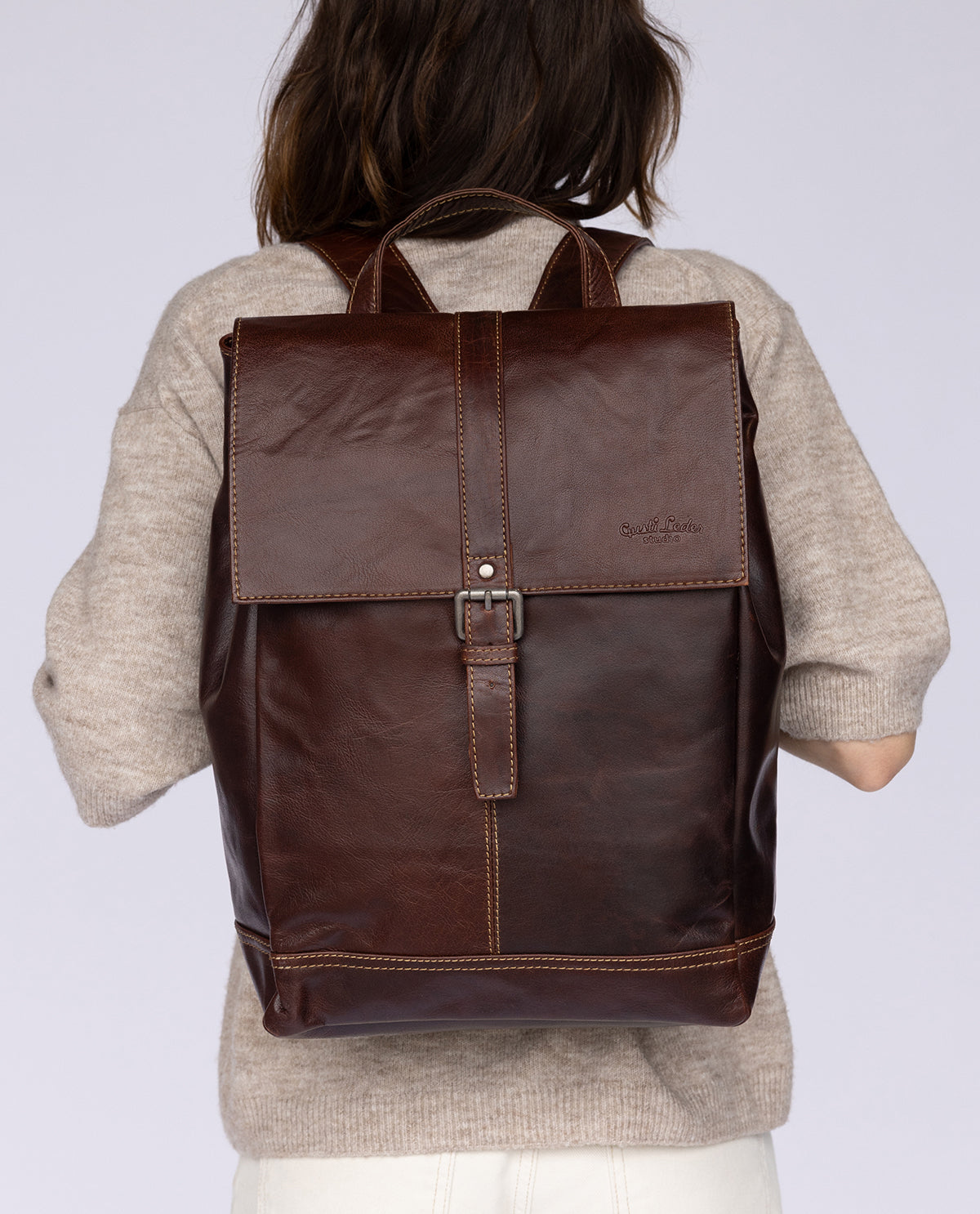gusti-leder-jaime-leder-rucksack-mit-tragegriff image 1