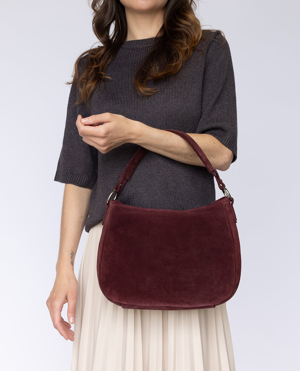 gusti-leder-marcella-handtasche-aus-leder-mit-schulterriemen-2 image 4