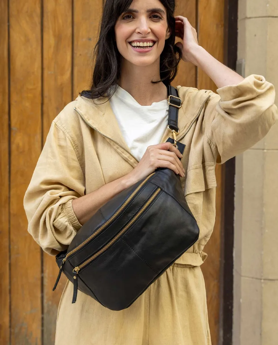 gusti-leder-freya-xxl-bauchtasche-aus-leder image 1