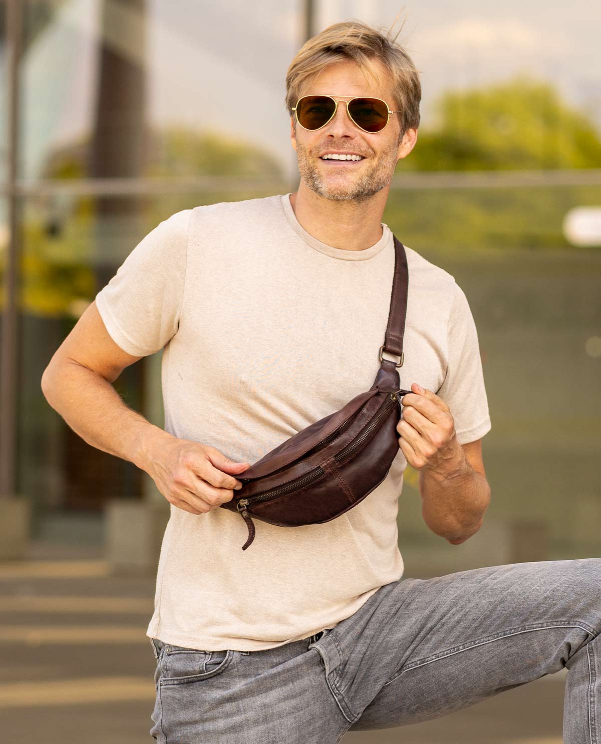 gusti-leder-acton-bauchtasche-g-rteltasche-aus-waschleder-outlet image 3