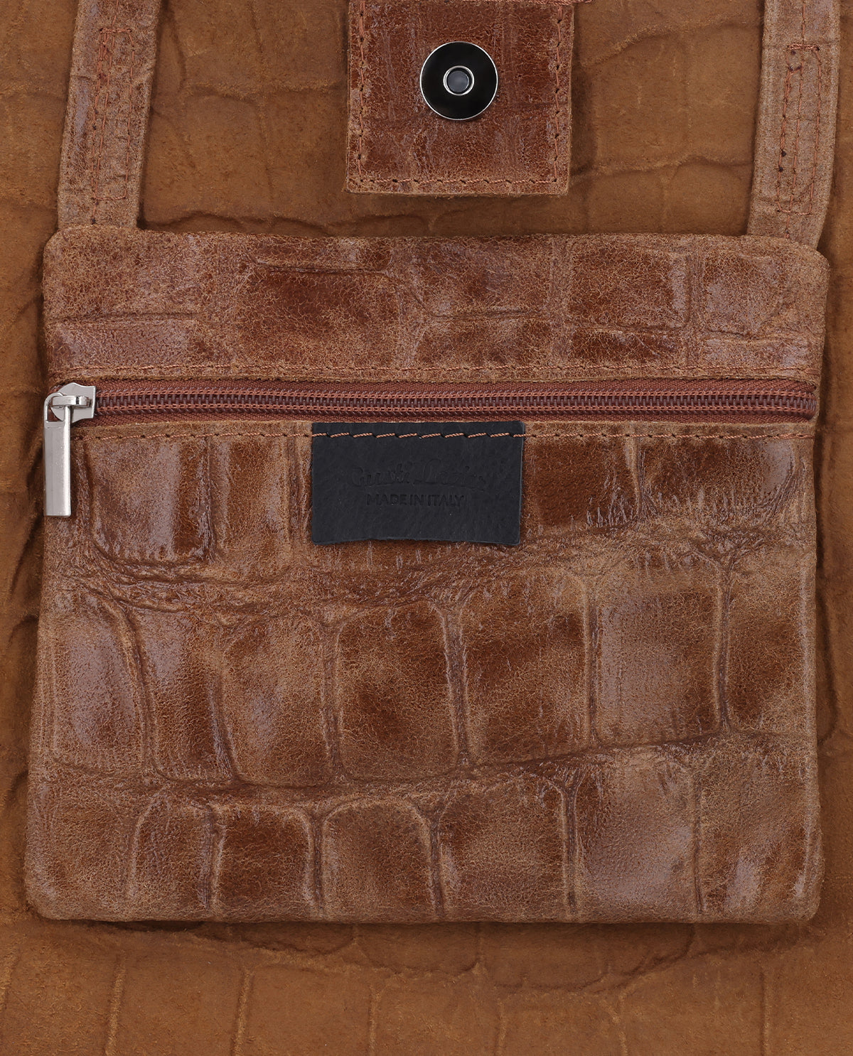 gusti-leder-vilma-lederhandtasche-damen-braun-kroko-optik image 7