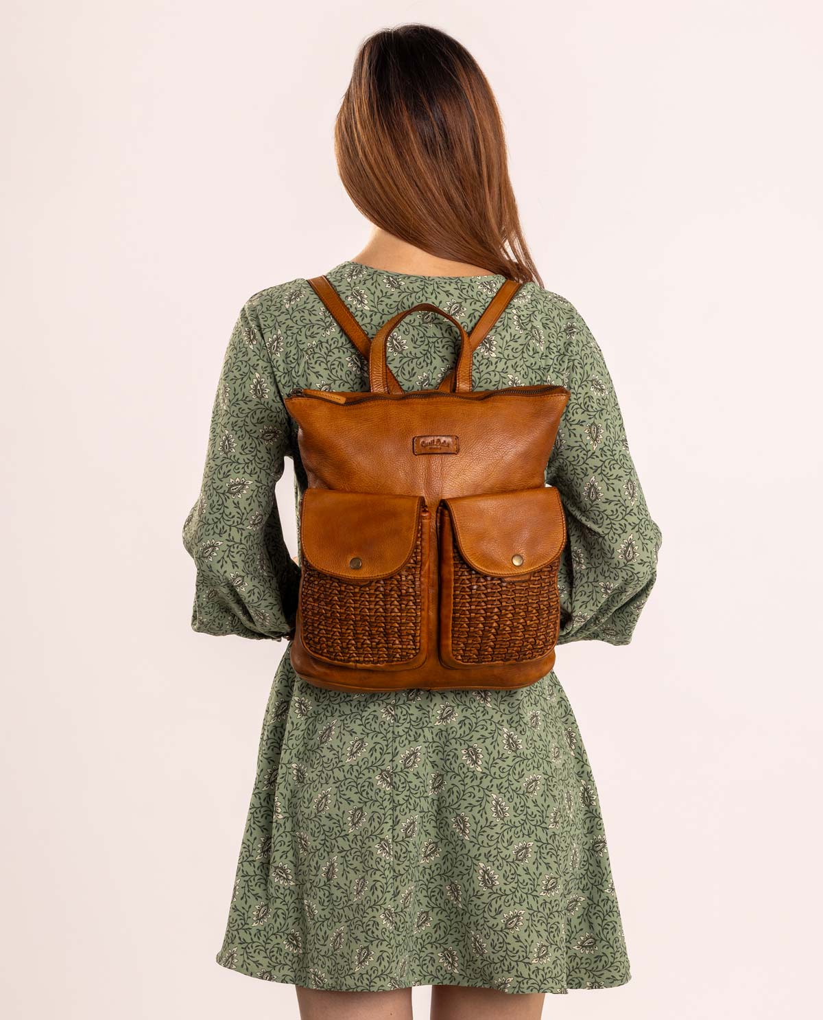 gusti-leder-aileen-rucksack-aus-gewaschenem-leder-vintage-outlet image 7