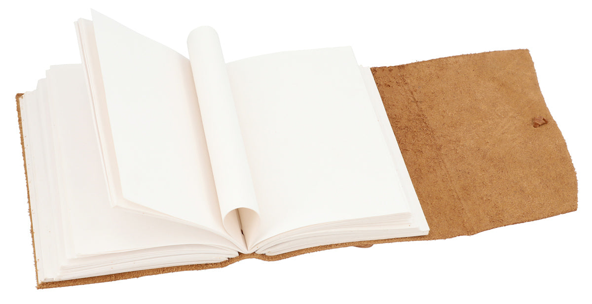 gusti-leder-lucia-notizbuch-b6-aus-leder-mit-handgesch-pftem-papier image 3