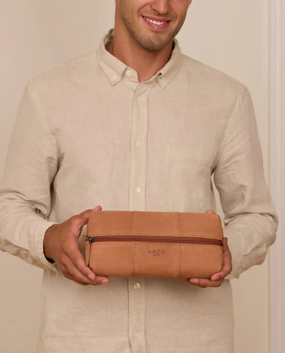 gusti-leder-marcin-kosmetiktasche-aus-leder image 1