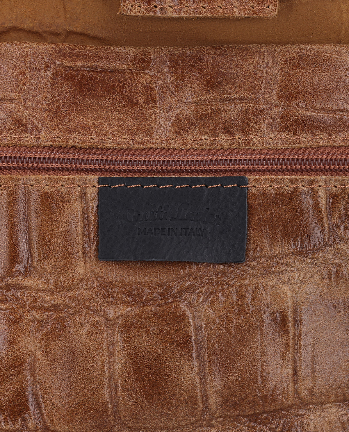 gusti-leder-vilma-lederhandtasche-damen-braun-kroko-optik image 6