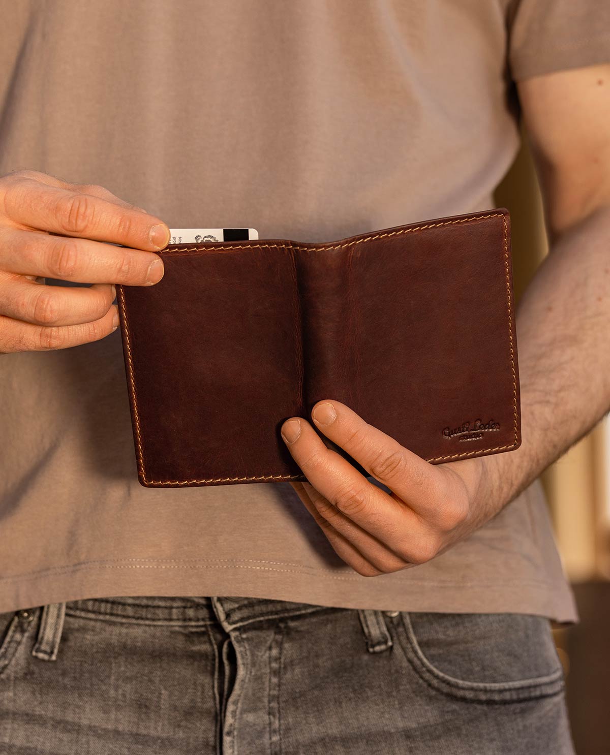 gusti-leder-macon-geldb-rse-hochformat-aus-leder-outlet image 4
