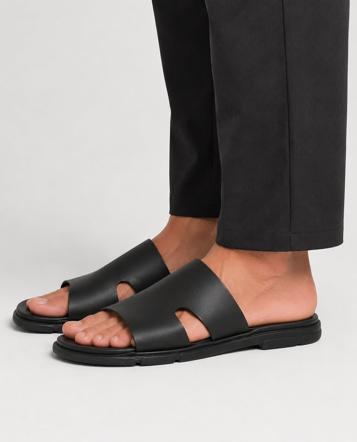 gusti-leder-garret-ledersandale-slipper-herren-schwarz image 7