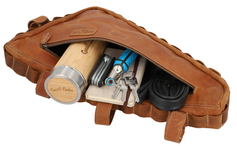 gusti-leder-jan-u-fahrradtasche-rahmentasche-aus-leder-mit-gravur image 4