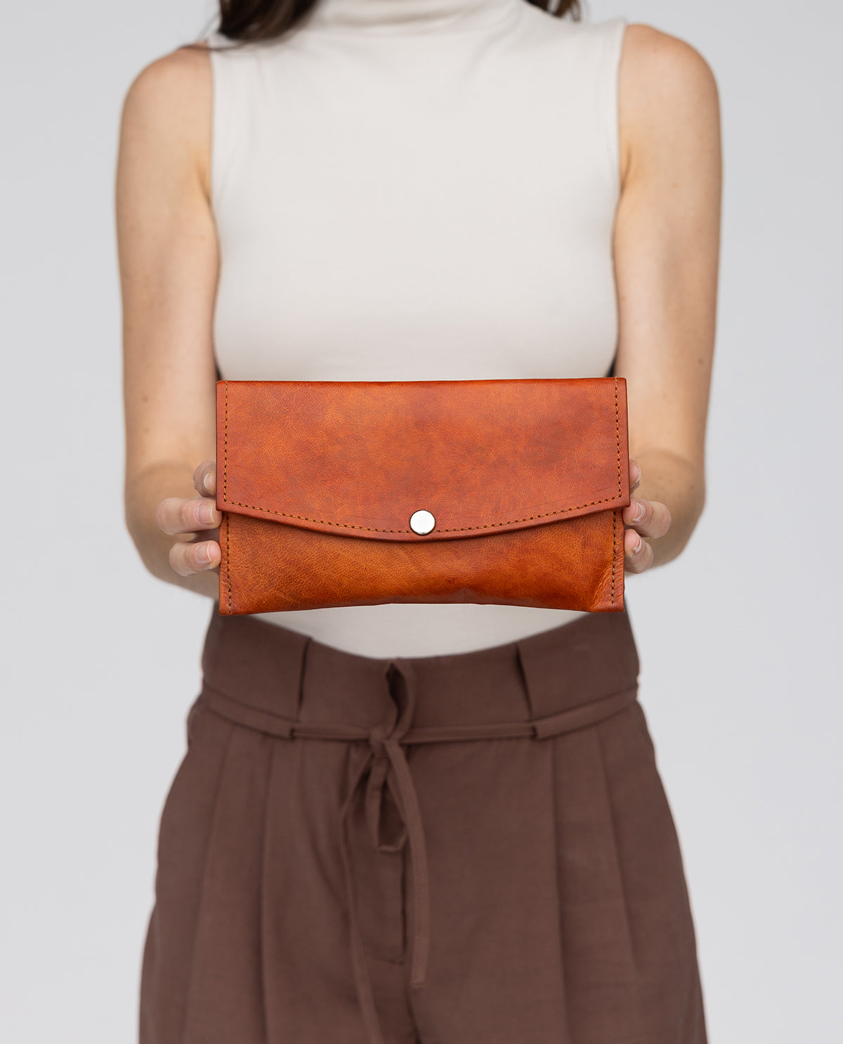 gusti-leder-carlo-leder-geldb-rse-klein-im-nature-look image 1