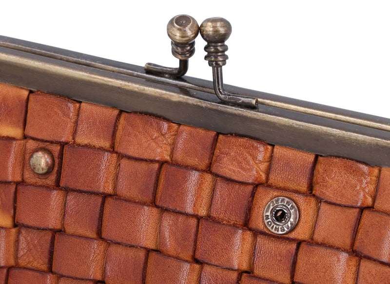 gusti-leder-britney-handtasche-cognac-mit-metallrahmen-verschluss image 2