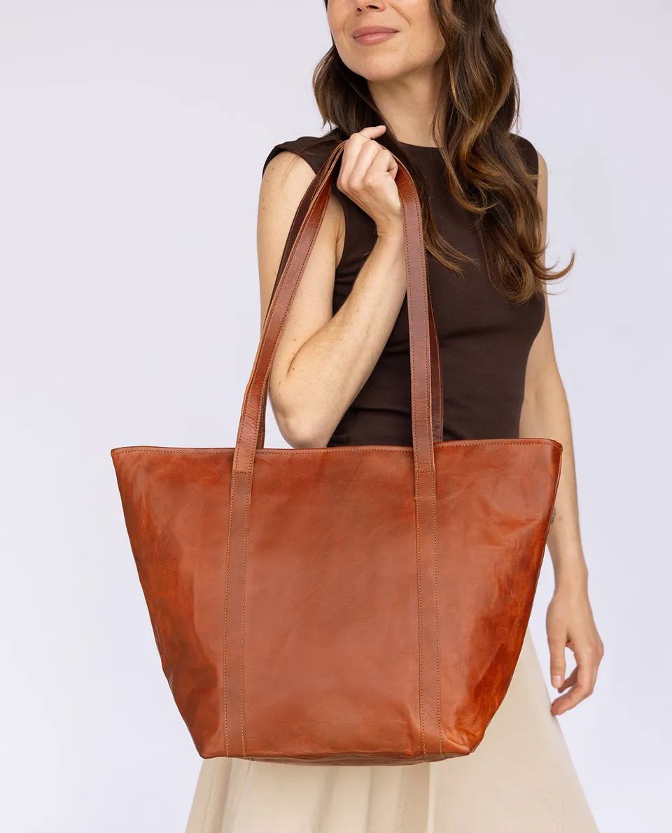 gusti-leder-simona-shopper-aus-ziegenleder-braun-nature image 1