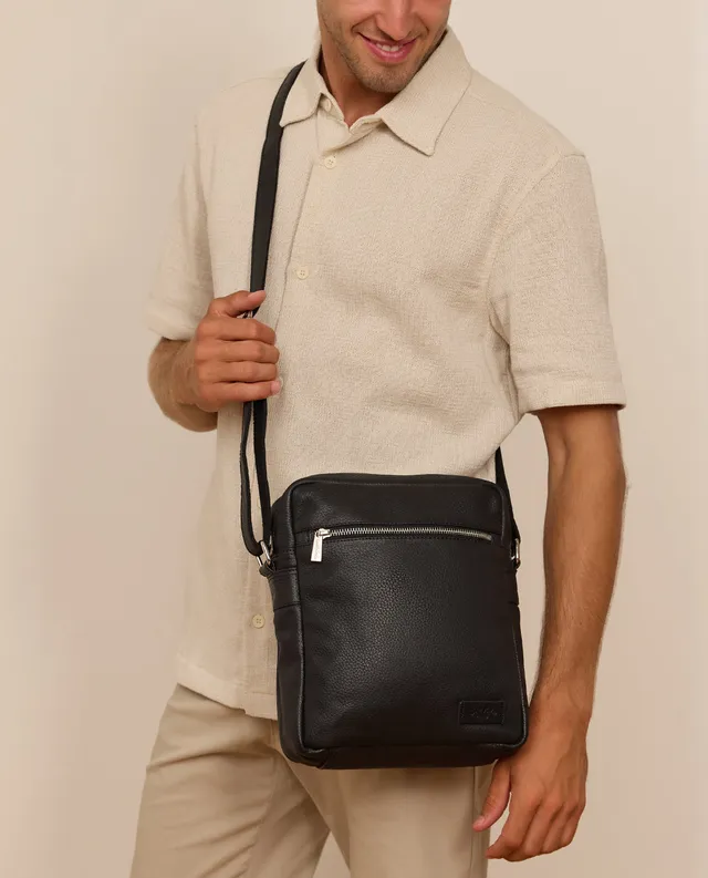 gusti-leder-rosco-umh-ngetasche-aus-leder-schwarz image 1