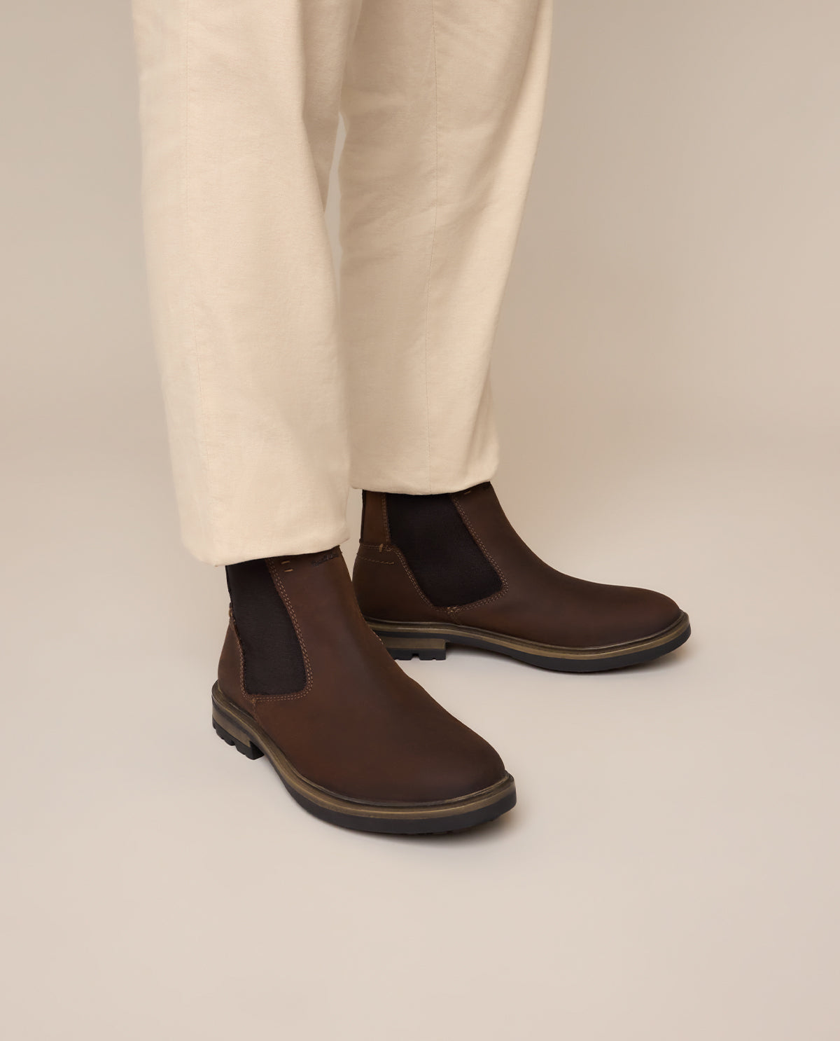 gusti-leder-cedric-chelsea-boots-leder-schwarz-vintage-herren image 2