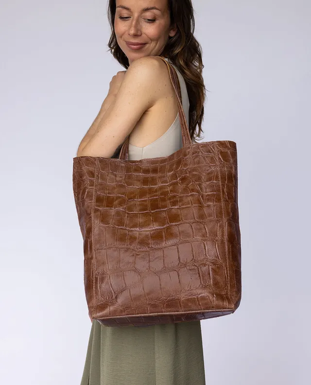 gusti-leder-vilma-lederhandtasche-damen-braun-kroko-optik image 1