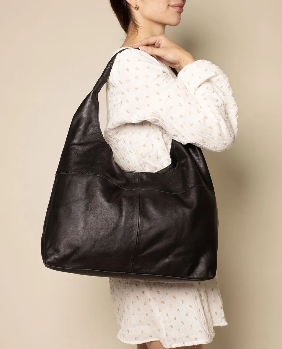 gusti-leder-giulia-schultertasche-aus-kuhleder-vintage-look image 1