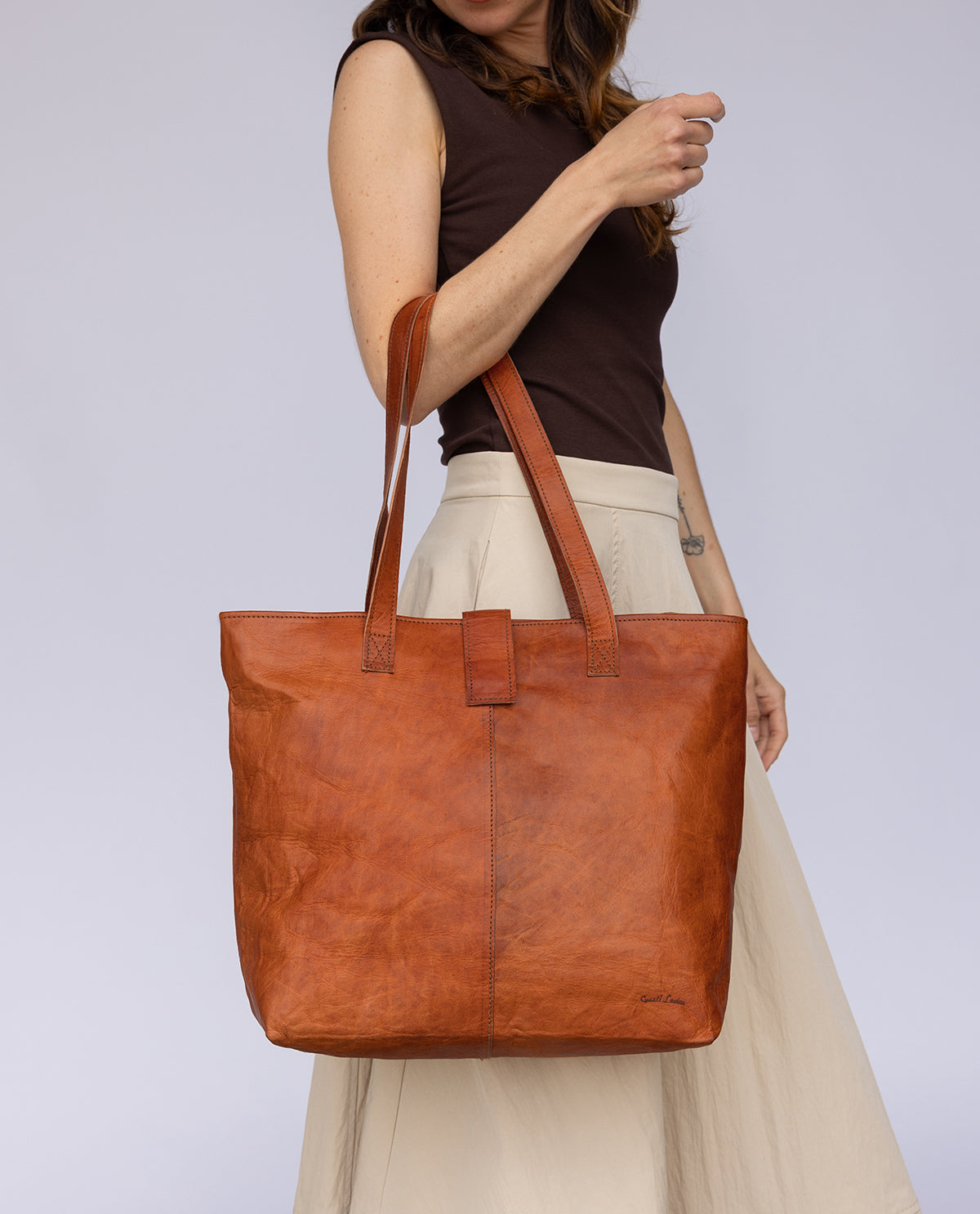 gusti-leder-alexandra-shopper-damen-braun-aus-leder-mit-laptopfach image 1