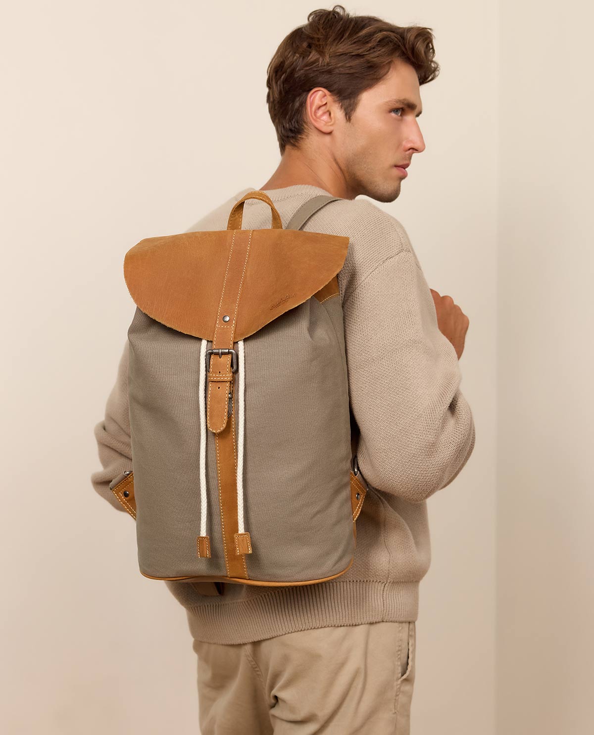 gusti-leder-paula-l-laptoptasche-15-zoll-mit-wasserdichtem-futter image 1