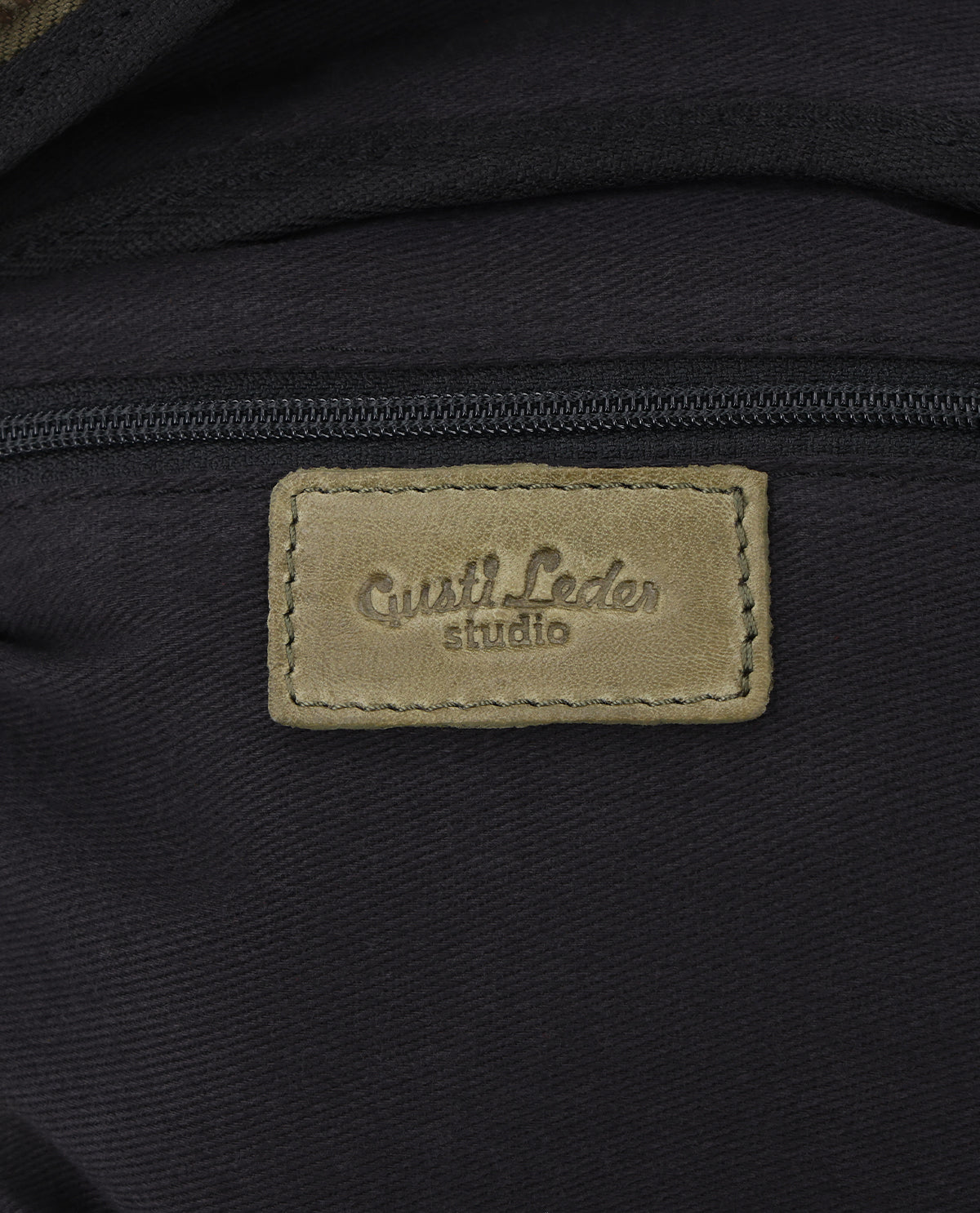 gusti-leder-cillian-leder-g-rteltasche-umh-ngetasche image 6