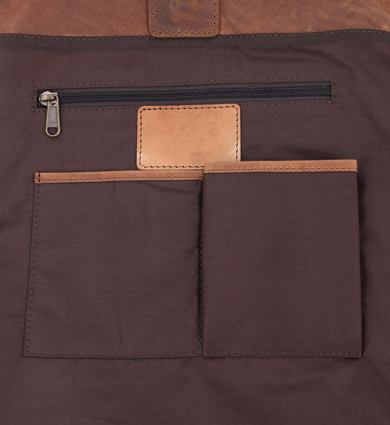 gusti-leder-moje-handtasche-damen-braun-mit-airtag-fach image 2