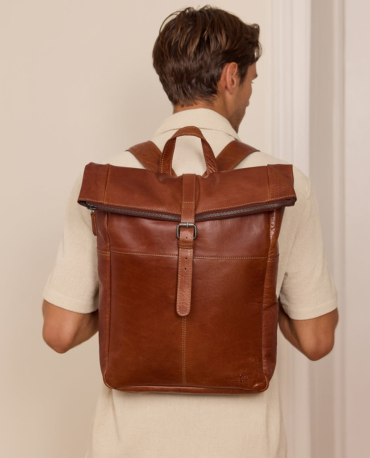 gusti-leder-henning-rucksack-leder-f-r-b-ro-und-freizeit image 1