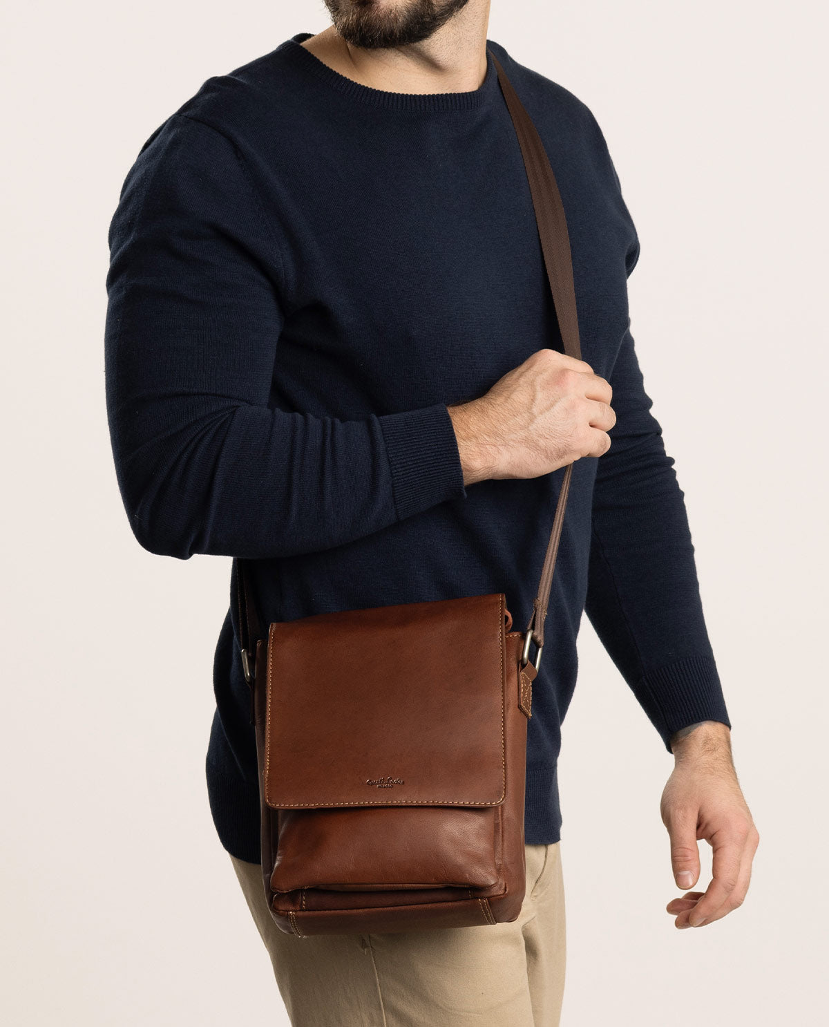 gusti-leder-colby-umh-ngetasche-aus-ziegenleder-kompakt image 1