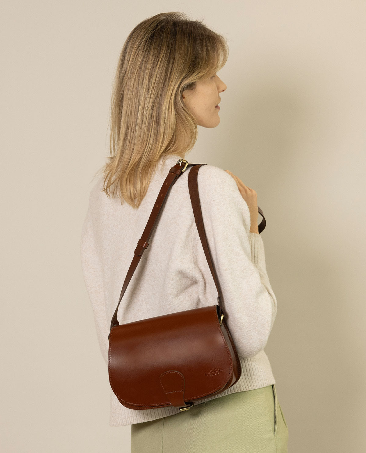 gusti-leder-annie-vintage-handtasche-aus-b-ffelleder image 1