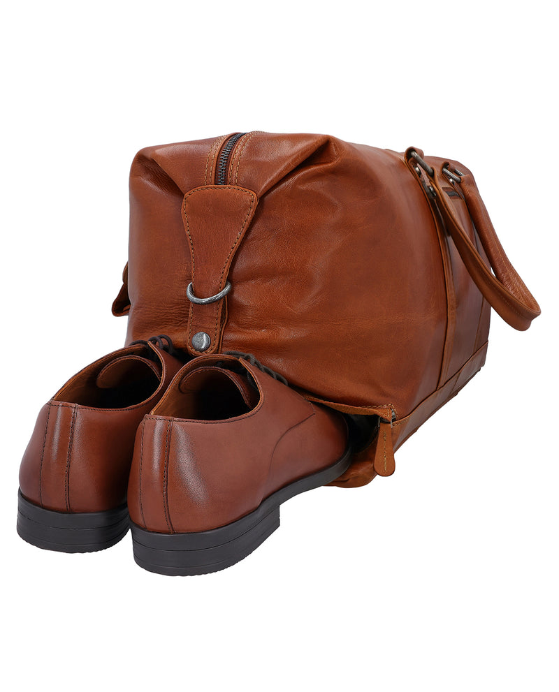 gusti-leder-ruben-reisetasche-weekender-aus-leder-mit-airtag-fach image 2